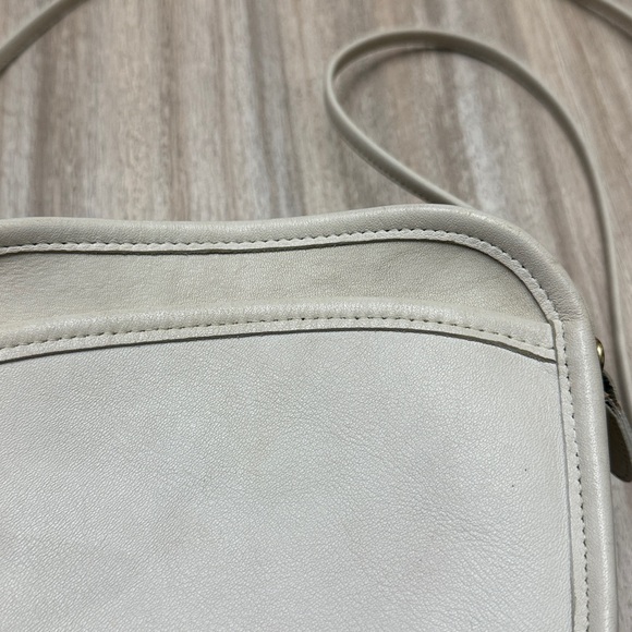 Coach Vintage 90’s Mini Hadley Bag in White Leather #0026-304 Shoulder/Crossbody - Picture 6 of 16